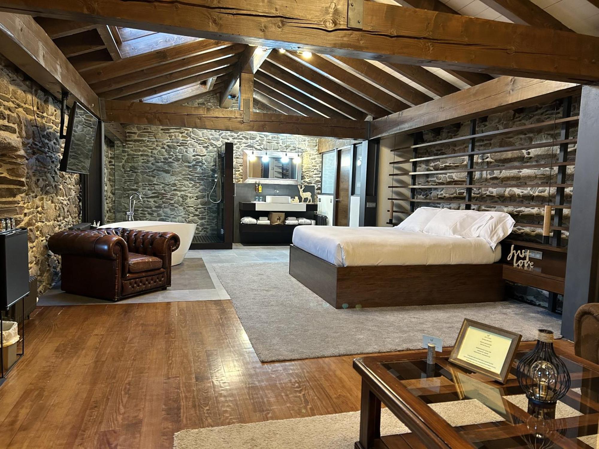 Mas Farner - Adults Only Bed and Breakfast Λίβια Δωμάτιο φωτογραφία